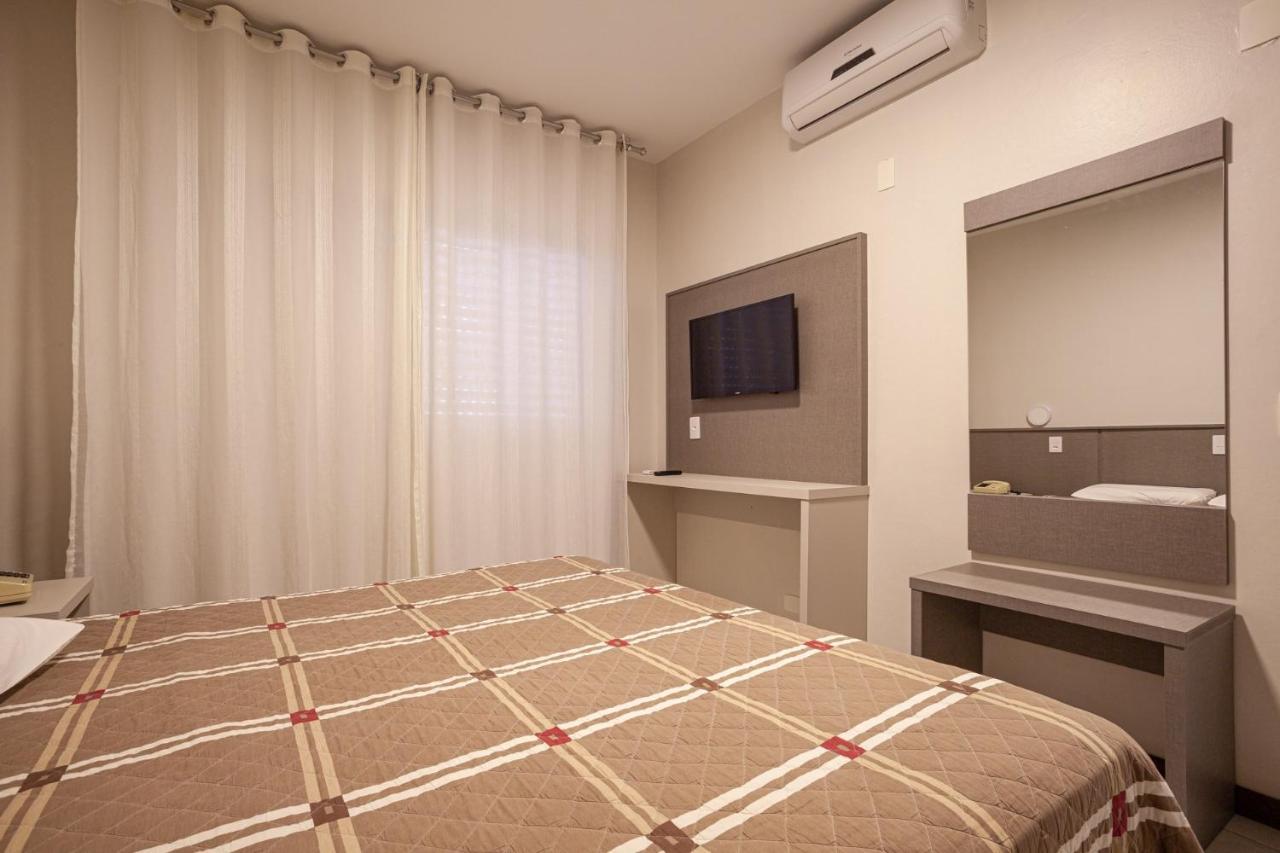 A Furninha Hotel Торрес Екстер'єр фото